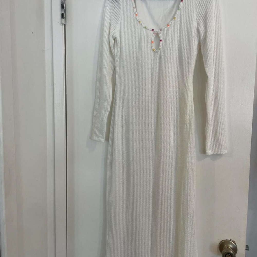 Elegant White Knit Dress
